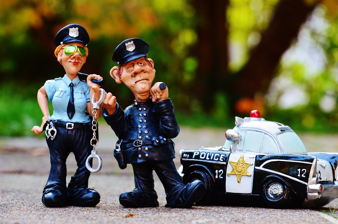 近日，一名女子因诋毁乒乓球运动员被警方刑事拘留。据悉，该女子在社交媒体上发表了一系列侮辱性言论，严重伤害了乒乓球运动员的声誉和形象。